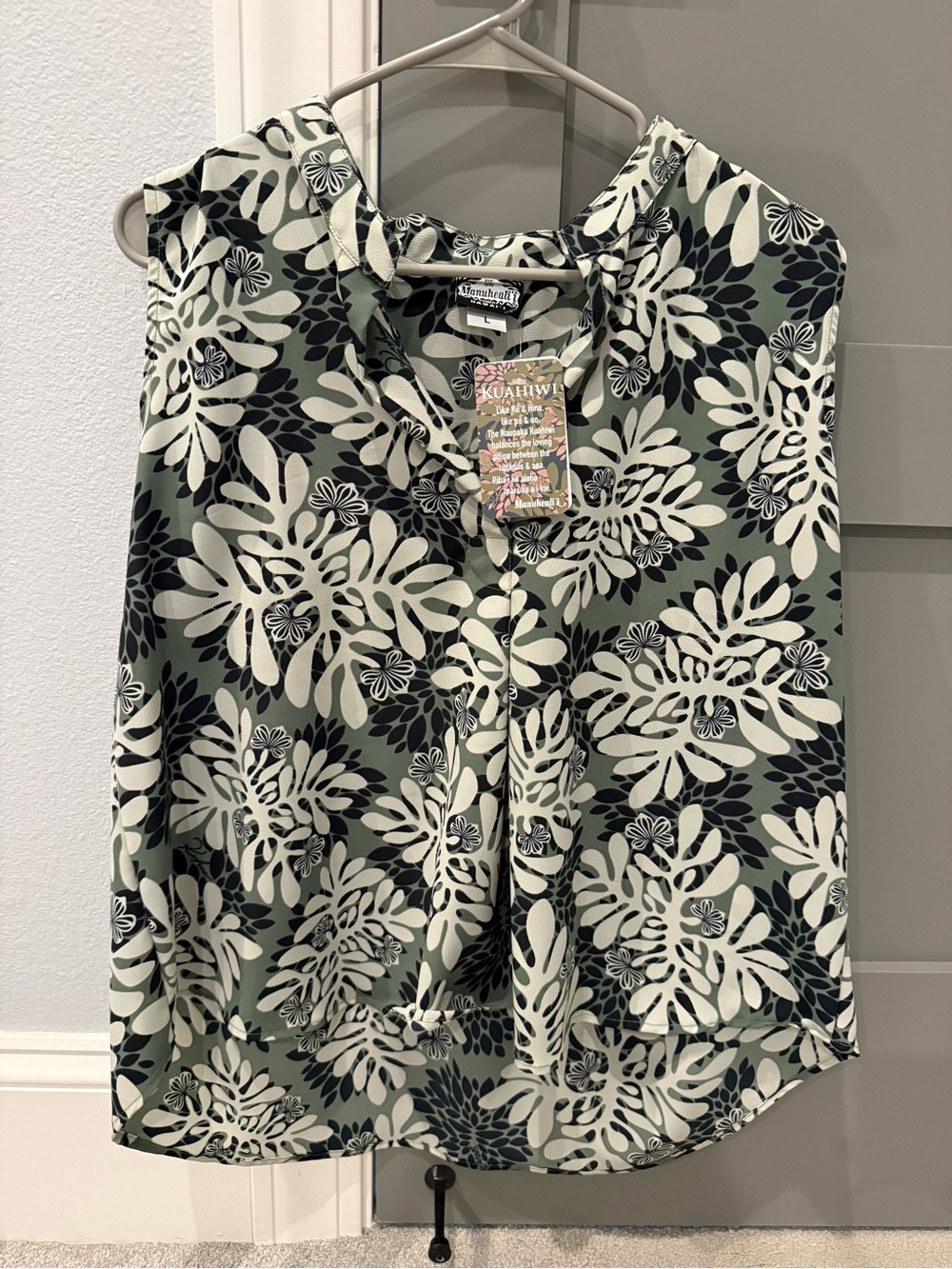 Manuhealii Tank Top